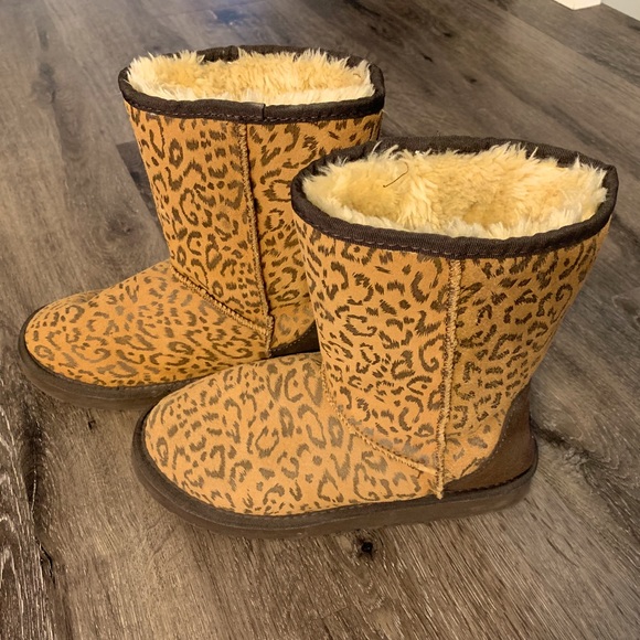 UGG Boots - Limited Edition - Picture 2 of 2